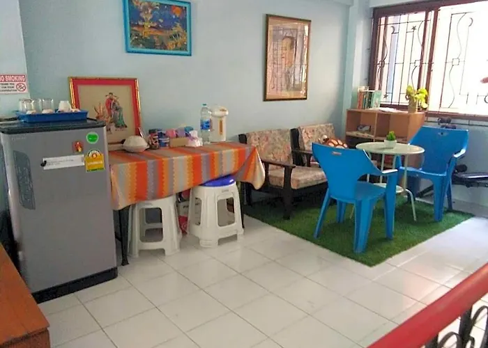 A & P House Charansanitwong Hotell